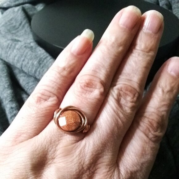 Faceted Goldstone & Copper Wire Ring - Handmade & Unique! Size 7.5 - Picture 4 of 6